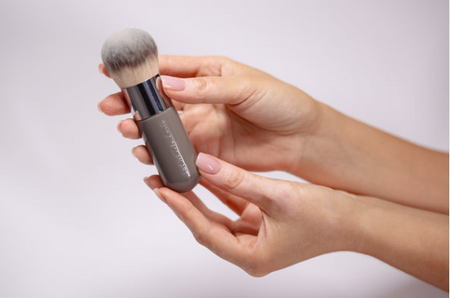 Paula Callan Artistry #25 Kabuki Makeup Brush